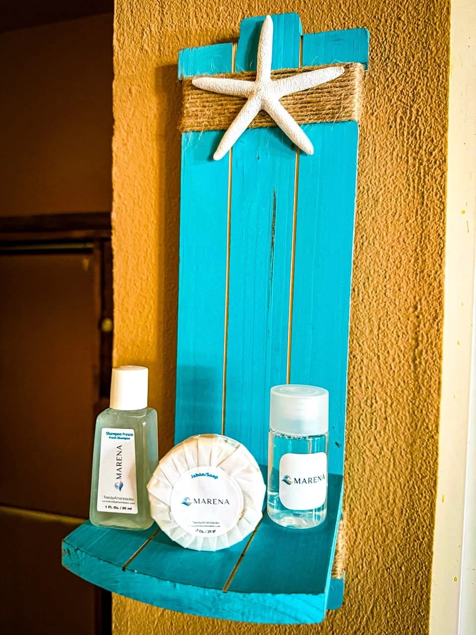 Amenidades de cortesía Marena: shampoo, jabón y gel
